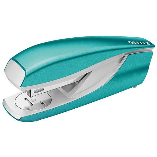 Sešívačka Leitz WOW 5502, 30 ls, metal. ledově modrá Časově Omezené